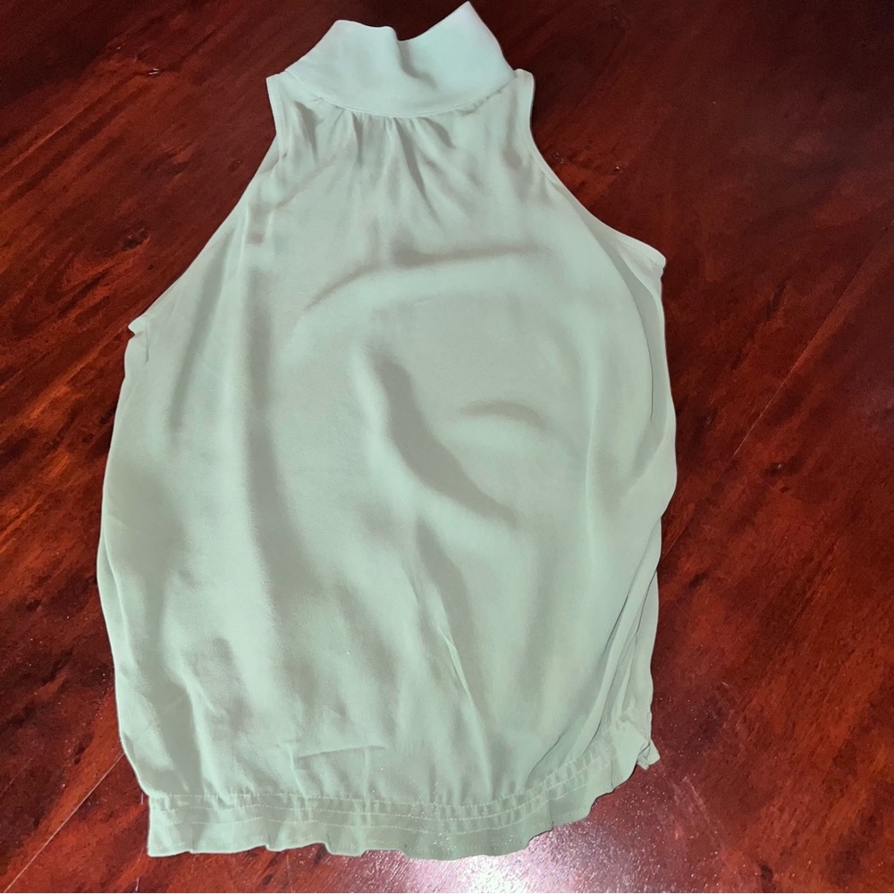 VARGAS MOCK NECK SLEEVELESS BLOUSE